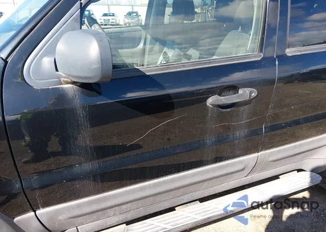 2005 Ford Escape Xlt z USA, uszkodzony, nr VIN 1FMYU93135KD88719